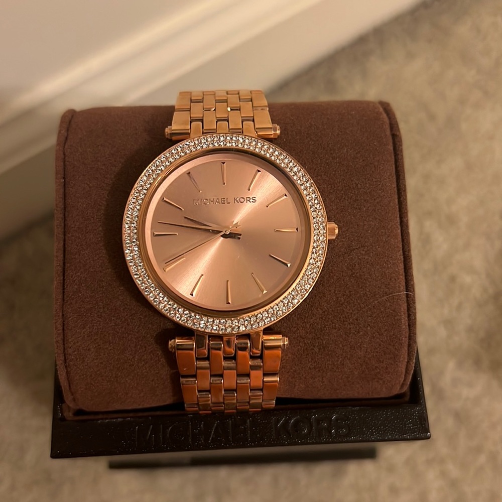Michael kors Darci 3rose gold watch 39mm brand new. Diamond face embellishments